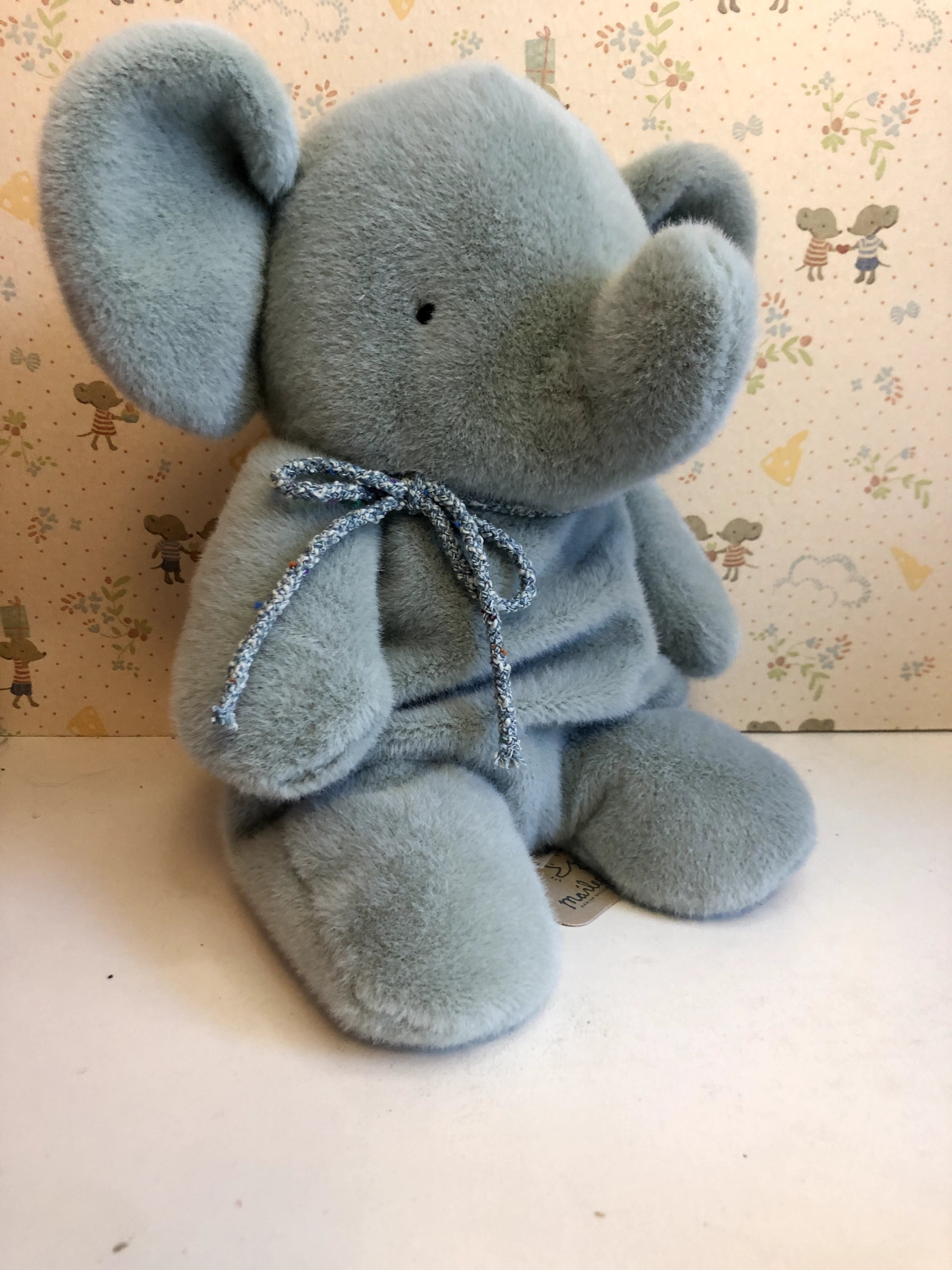 Elephant plush soft mint str medium