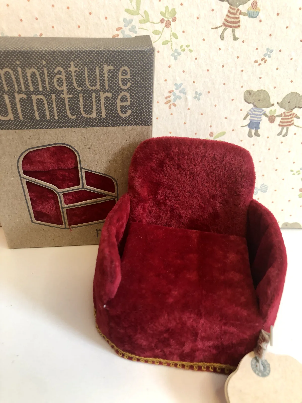 FOLDING CHAIR