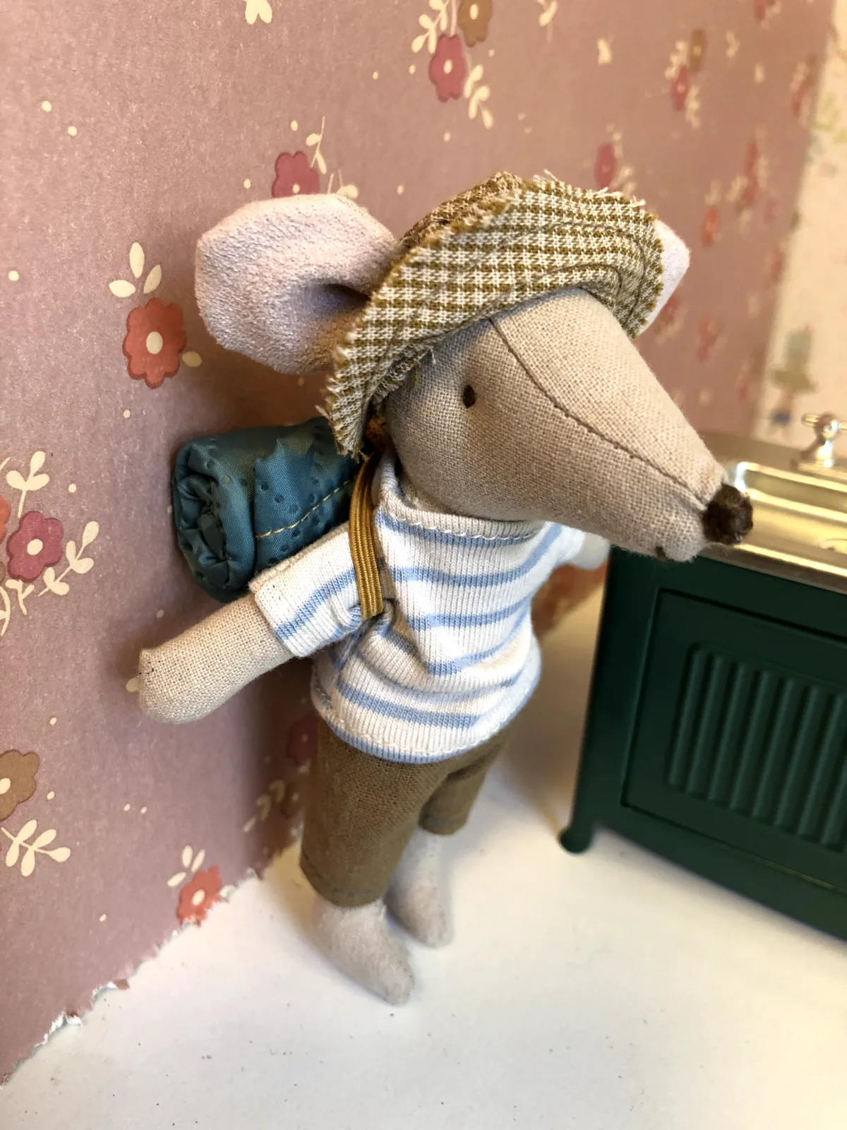 HIKER MOUSE