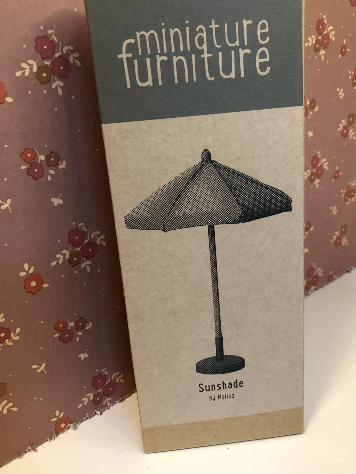 MINIATURE SUNSHADE