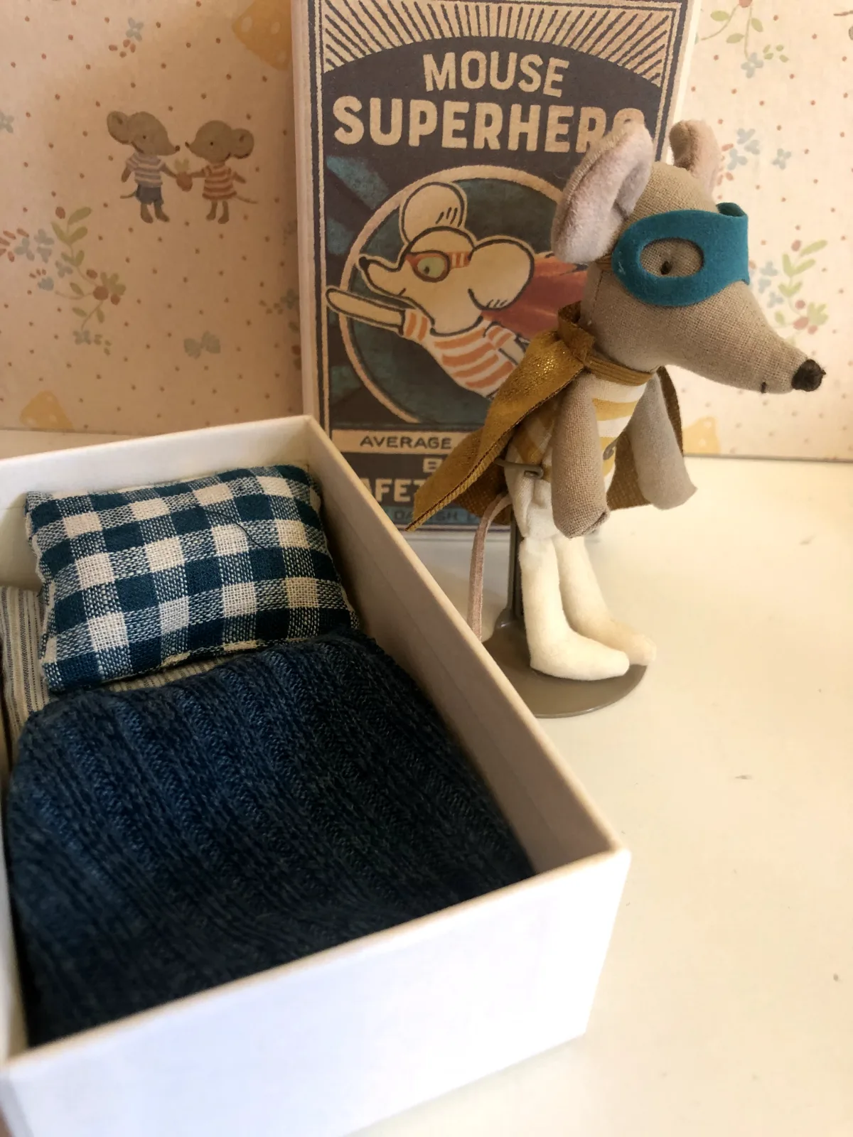 SUPERHERO MOUSE IN BOX