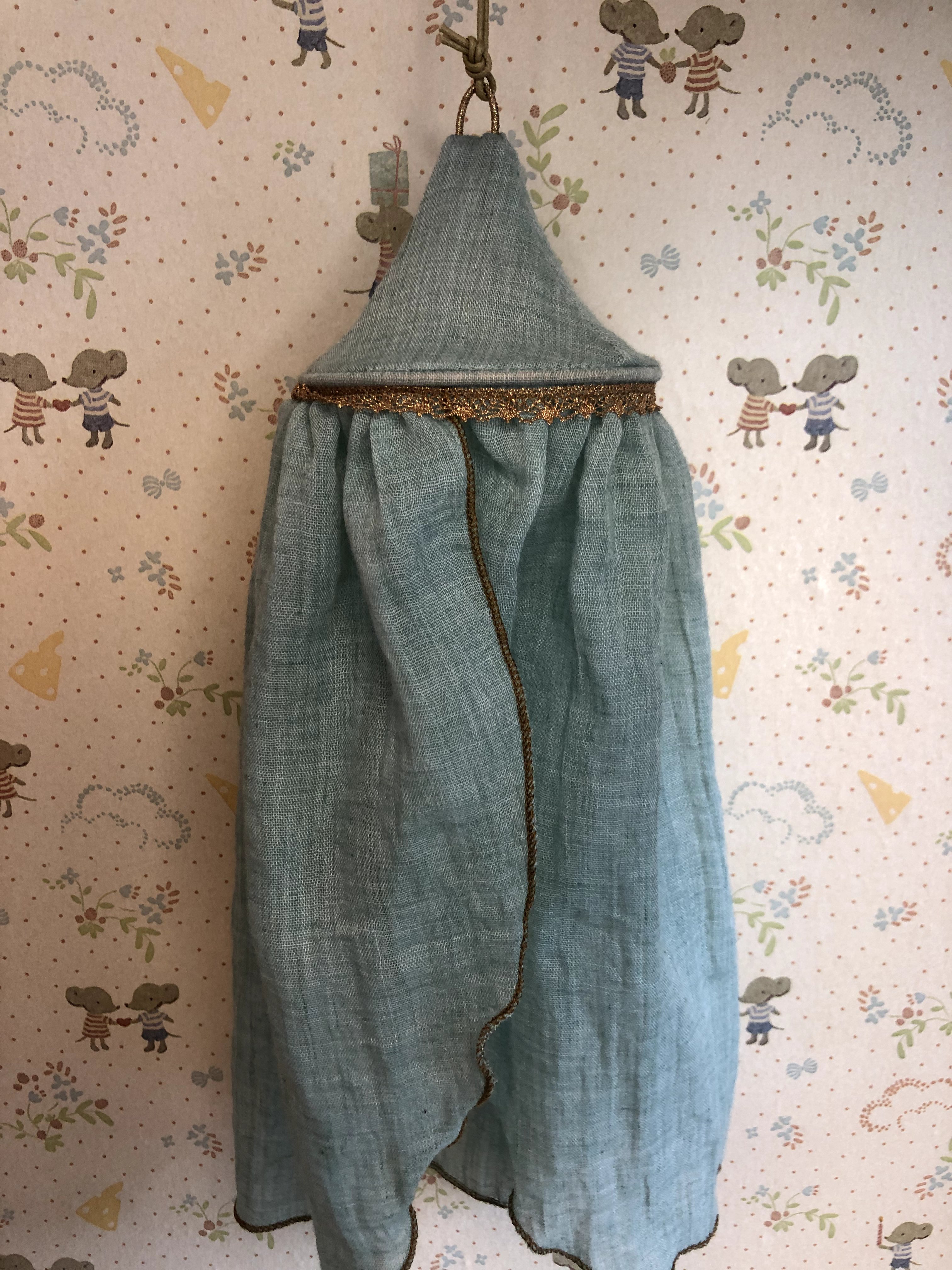 MINIATURE BED CANOPY
