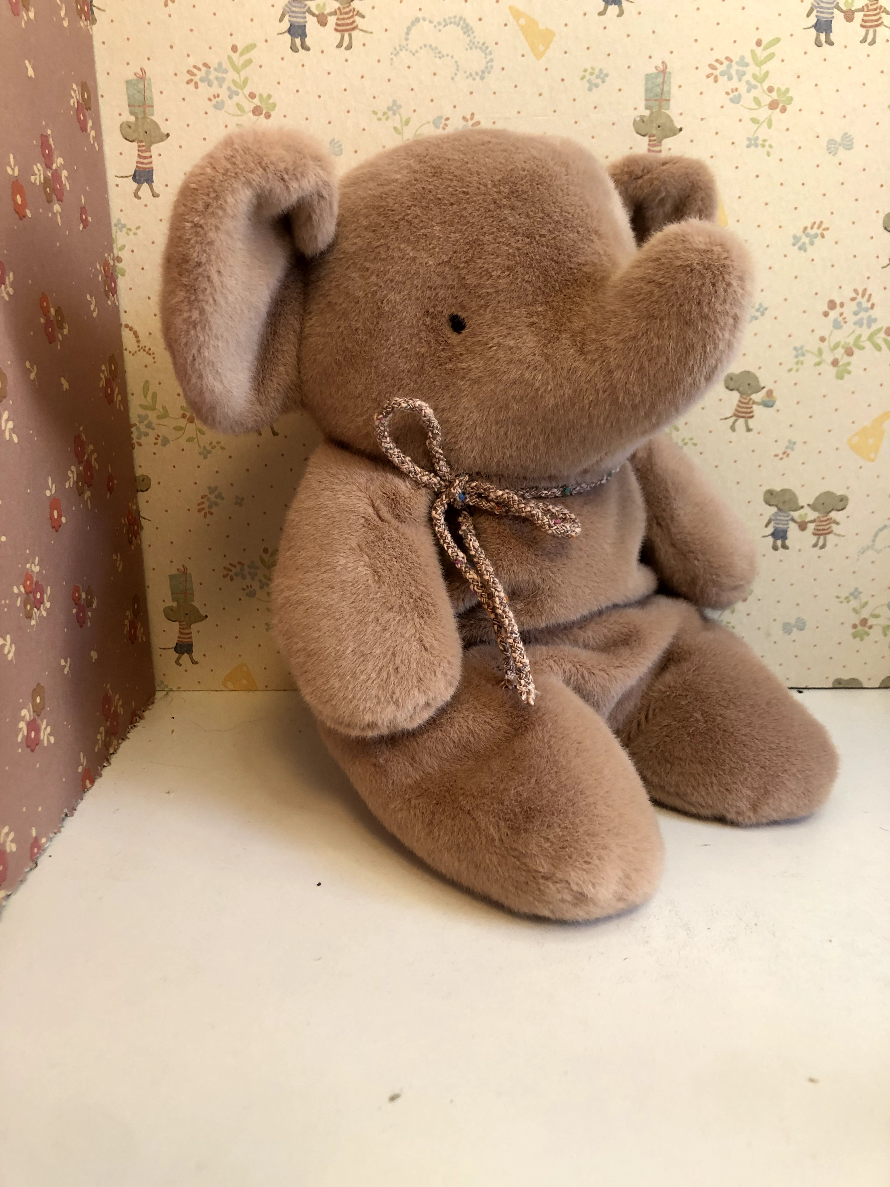 Elephant plush vintege rose str medium