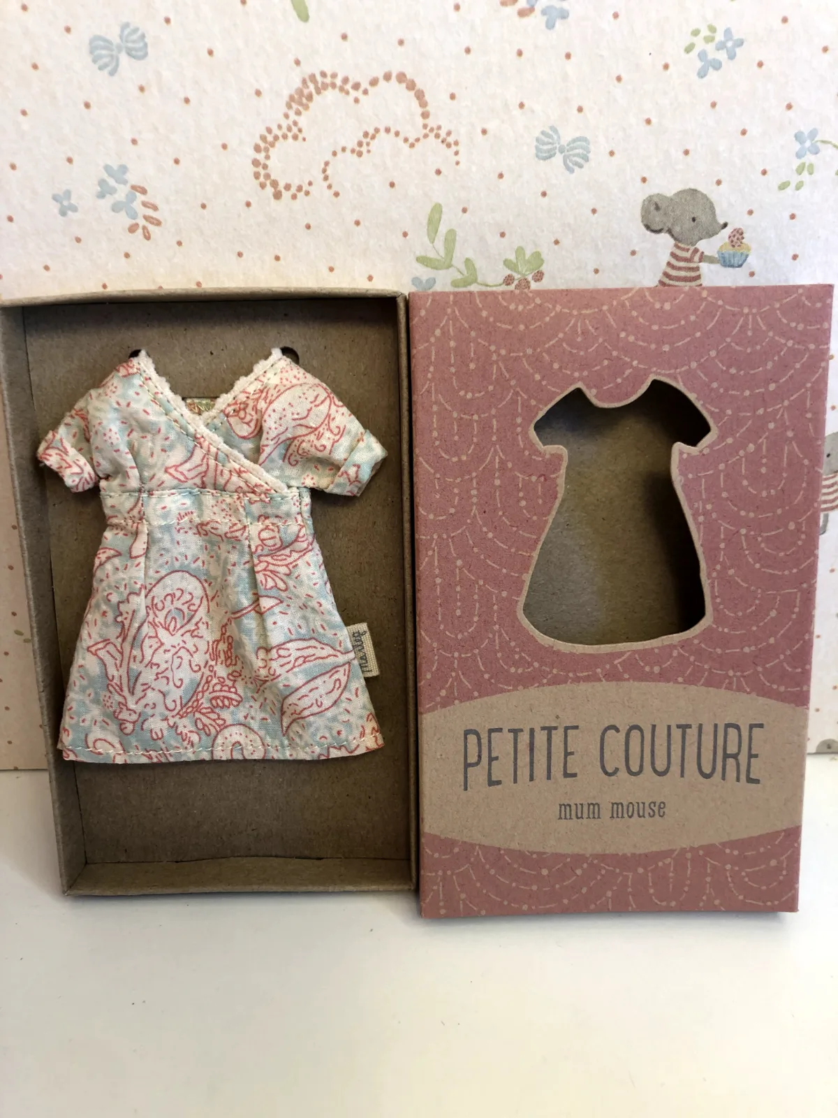 DRESS MOM MOUSE