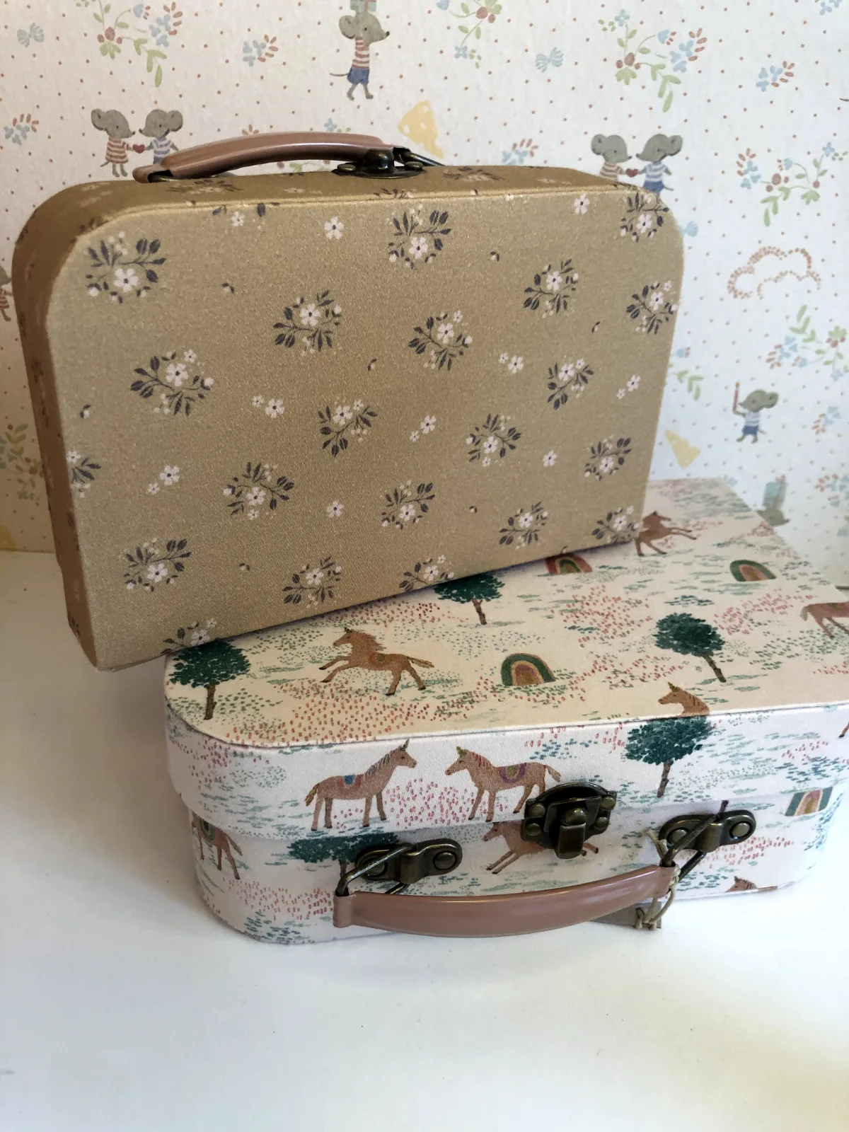 SUITCASE SET