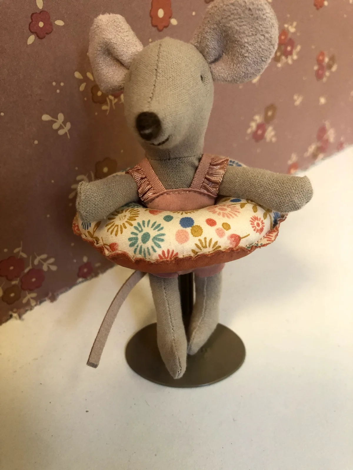 BEACH MOUSE WITH FLOAT