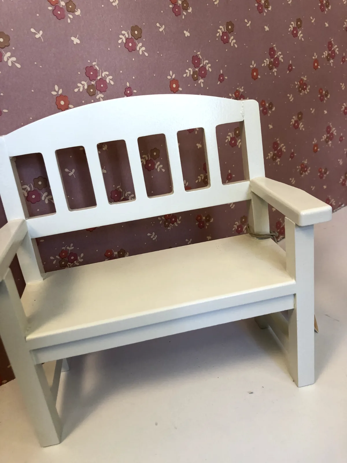 WOODEN BENCH