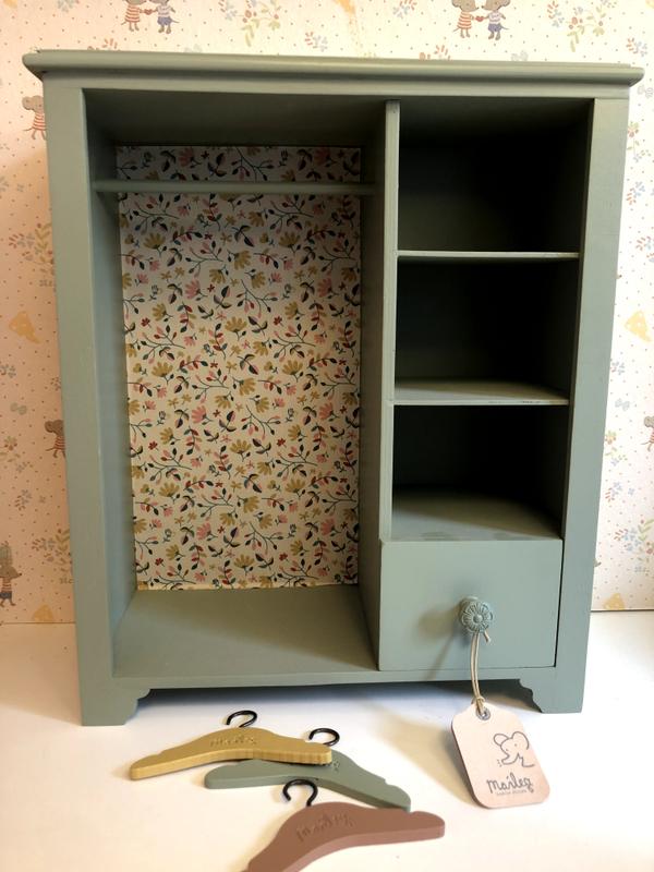 WARDROBE