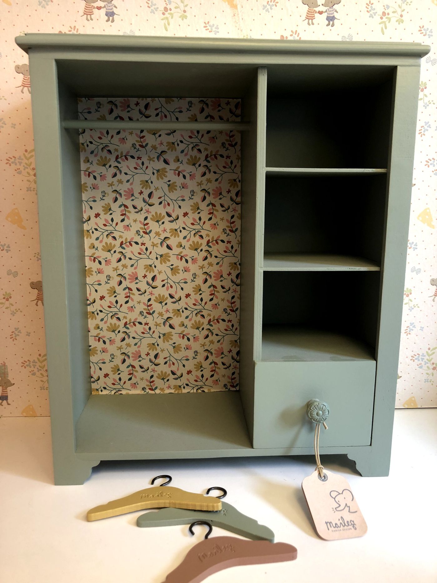WARDROBE