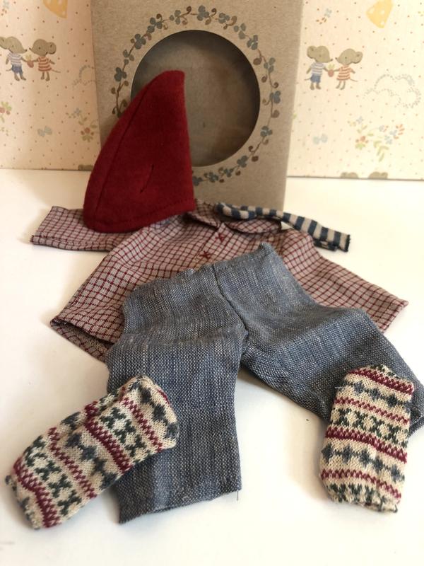 CHRISTMAS CLOTHES FOR MOUSE