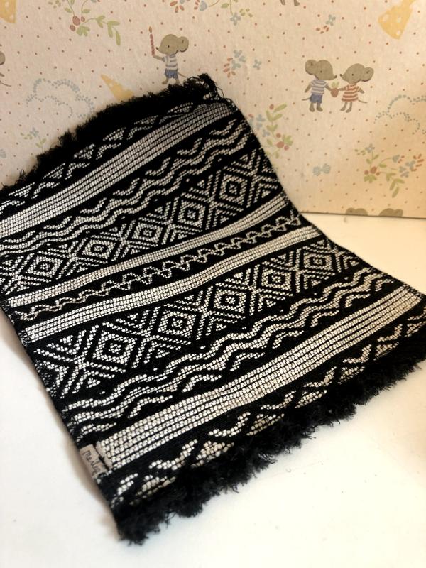 MINIATURE RUG 24 X 18