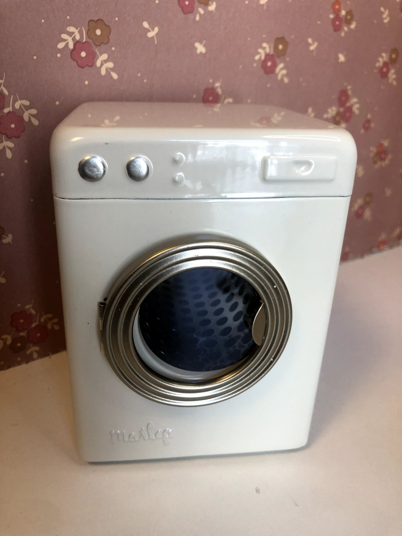 WASHING MASHINE