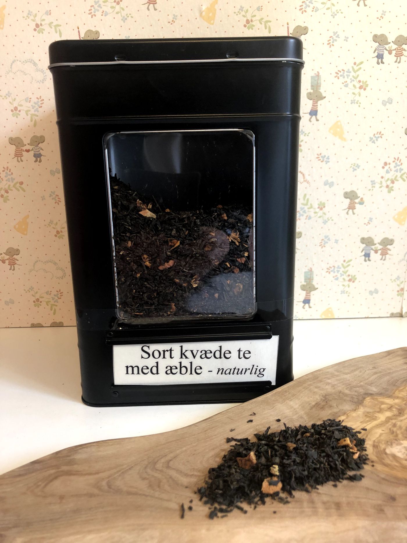 SORT KVÆDE THE MED ÆBLE