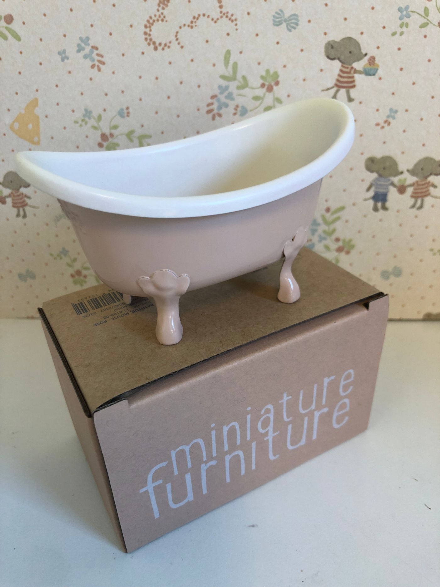 Bathtub. Mouse - Rose