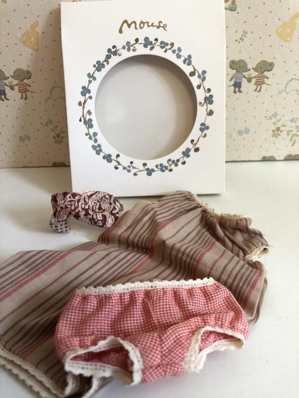 NIGHTGOWN FOR MOUSE