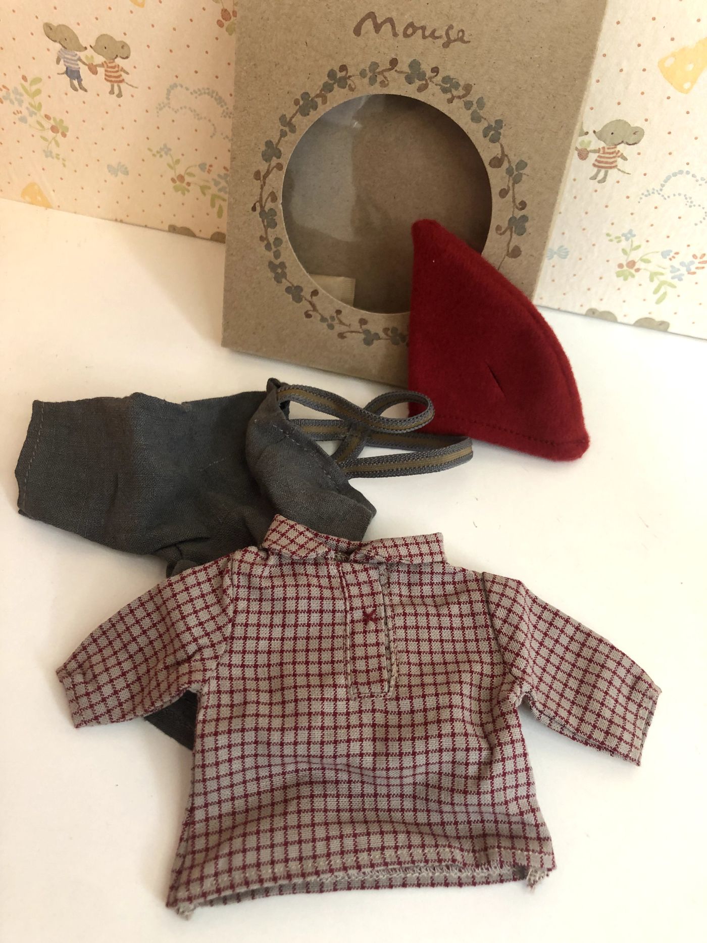 CHRISTMAS CLOTHES FOR MOUSE 