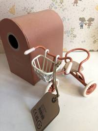 ABRI À TRICYCLE