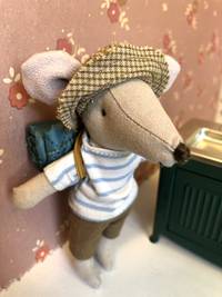 HIKER MOUSE