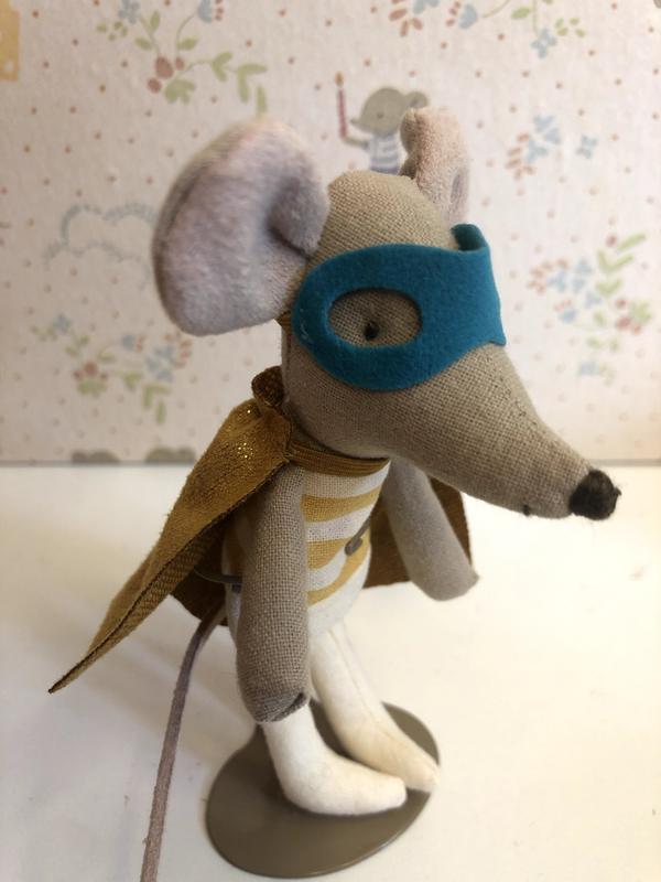 SUPERHERO MOUSE IN BOX