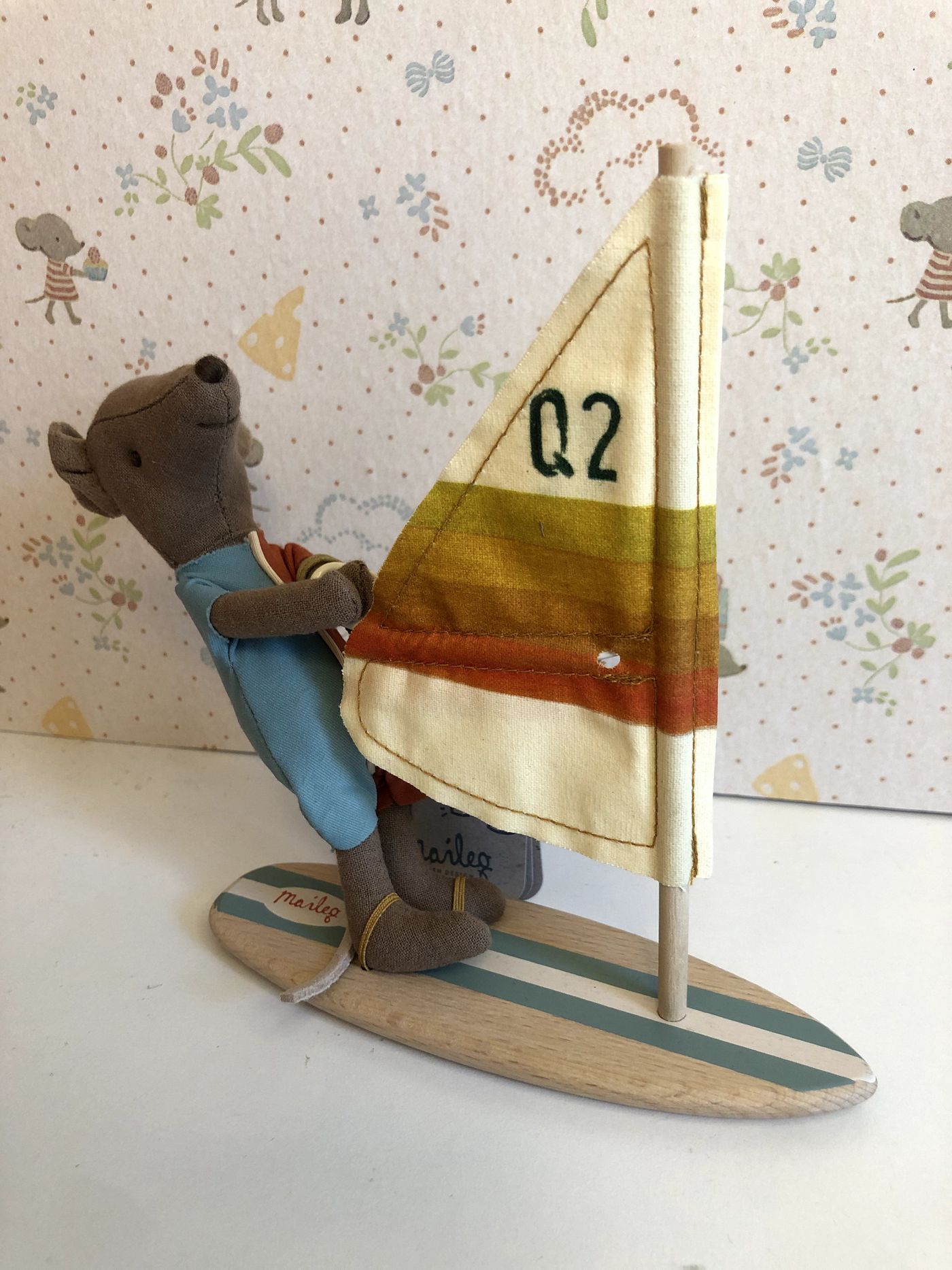 BEACH MICE SURFER