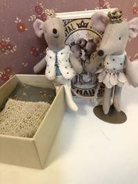 ROYAL TWIN MICE IN MATCHBOX