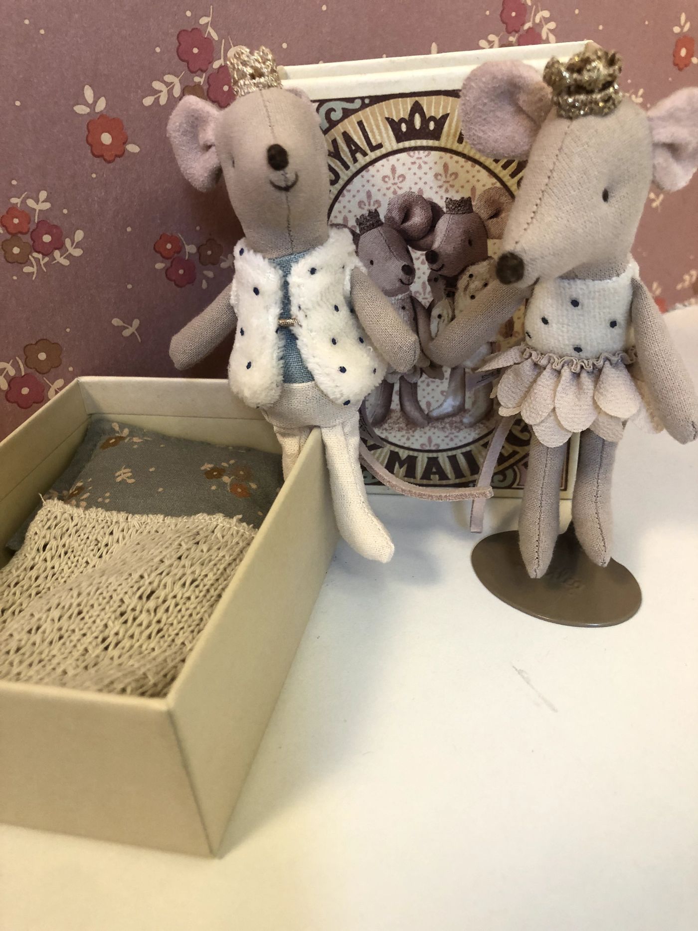 ROYAL TWIN MICE IN MATCHBOX