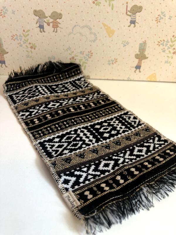 MINIATURE RUG