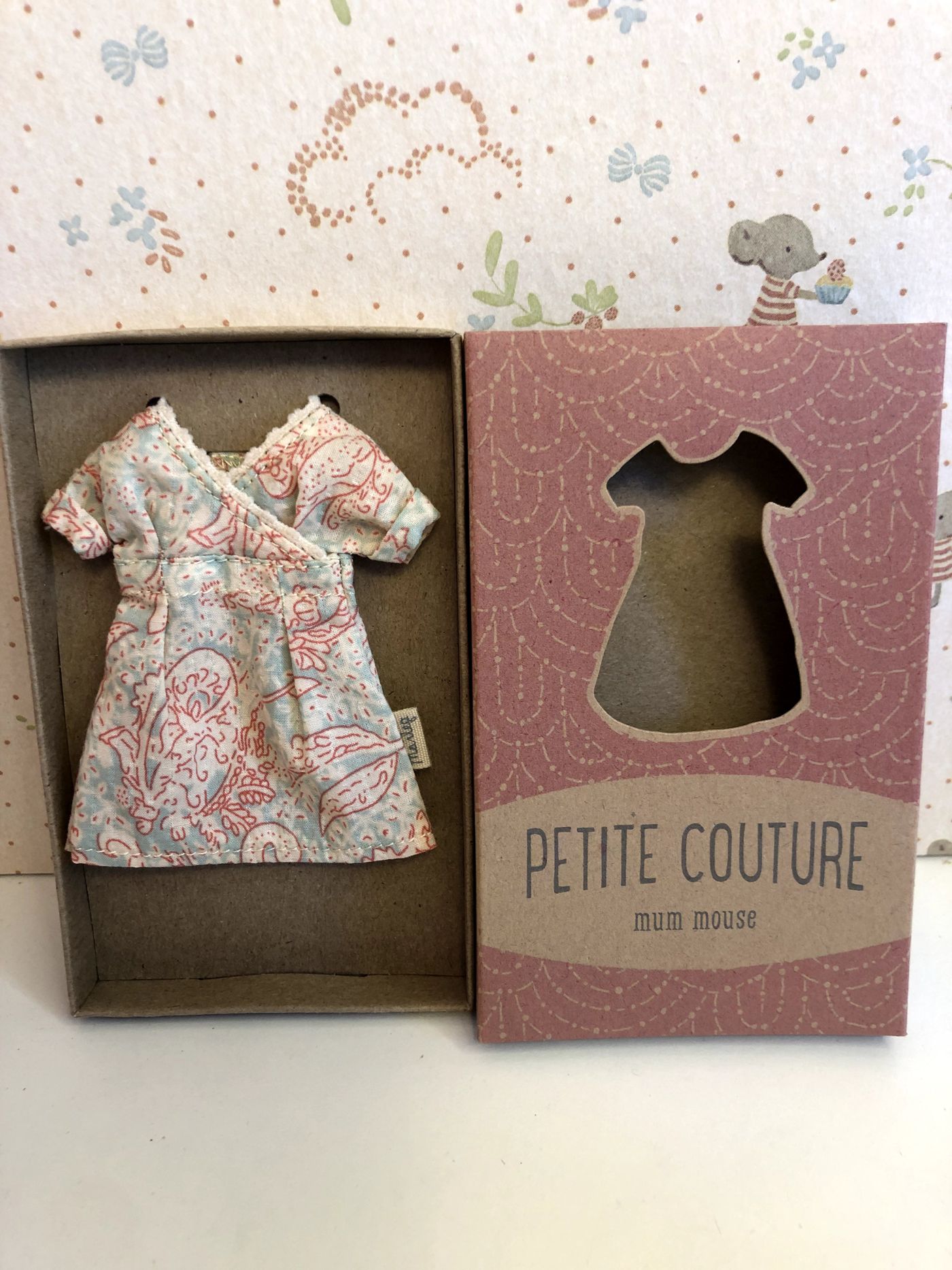 DRESS MOM MOUSE