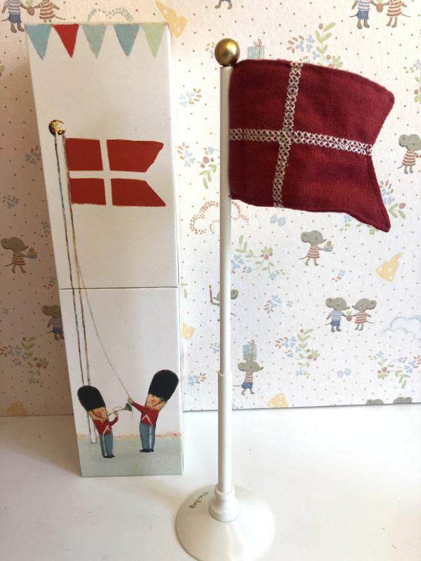 TABLE FLAG