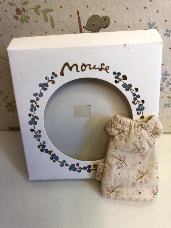 NIGHTGOWN FOR MOUSE
