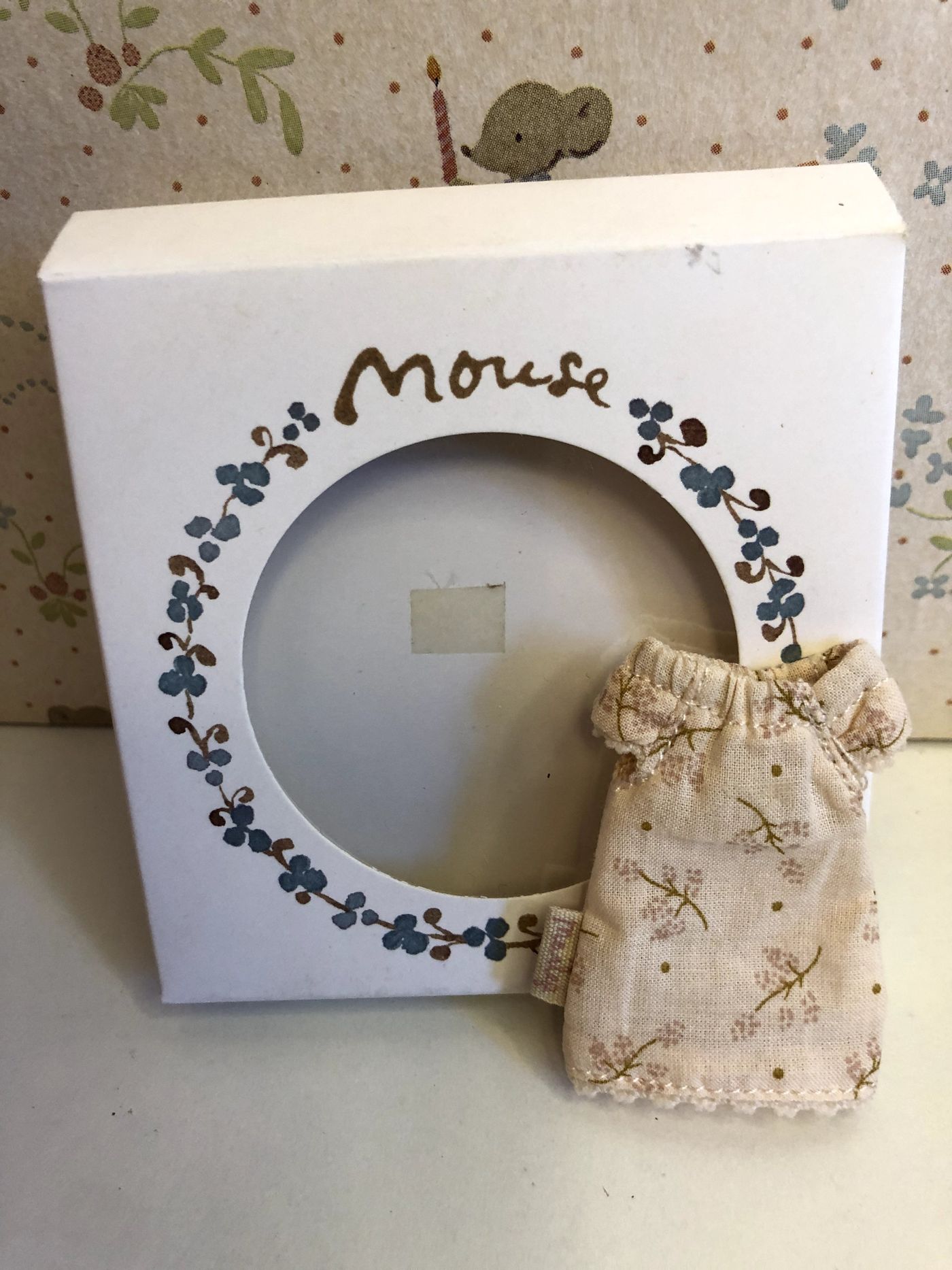 NIGHTGOWN FOR MOUSE