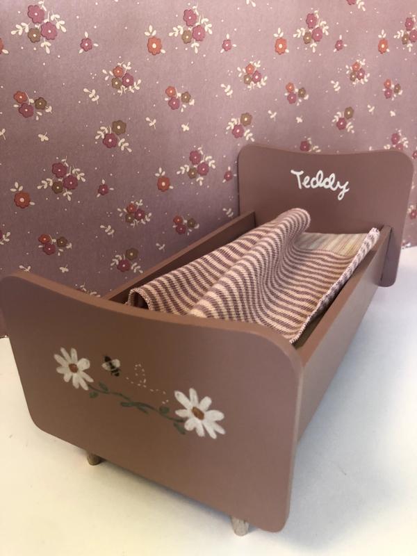 WOODEN BED