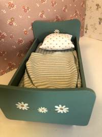 WOODEN BED