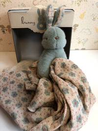 RABBIT RATTLE SET