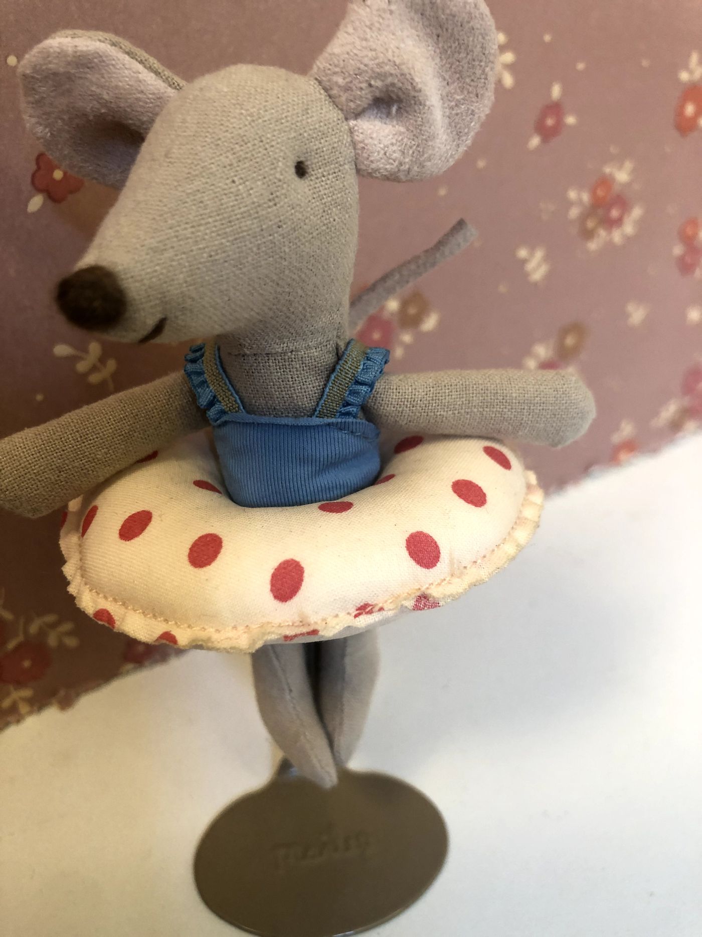 BEACH MOUSE WITH FLOAT