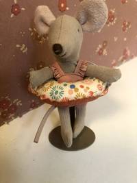 BEACH MOUSE WITH FLOAT