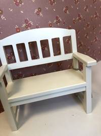 WOODEN BENCH