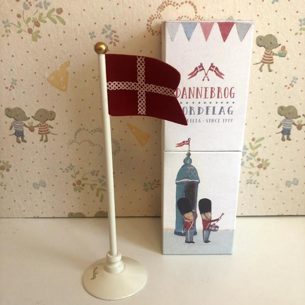 TABLE FLAG