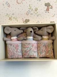 Triplets, baby mice in matchbox - checker
