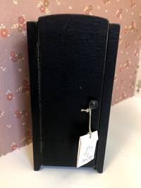 MINIATURE VINTAGE CLOSET W. HANGERS