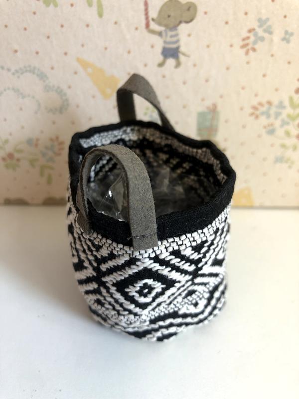MINIATURE BASKET