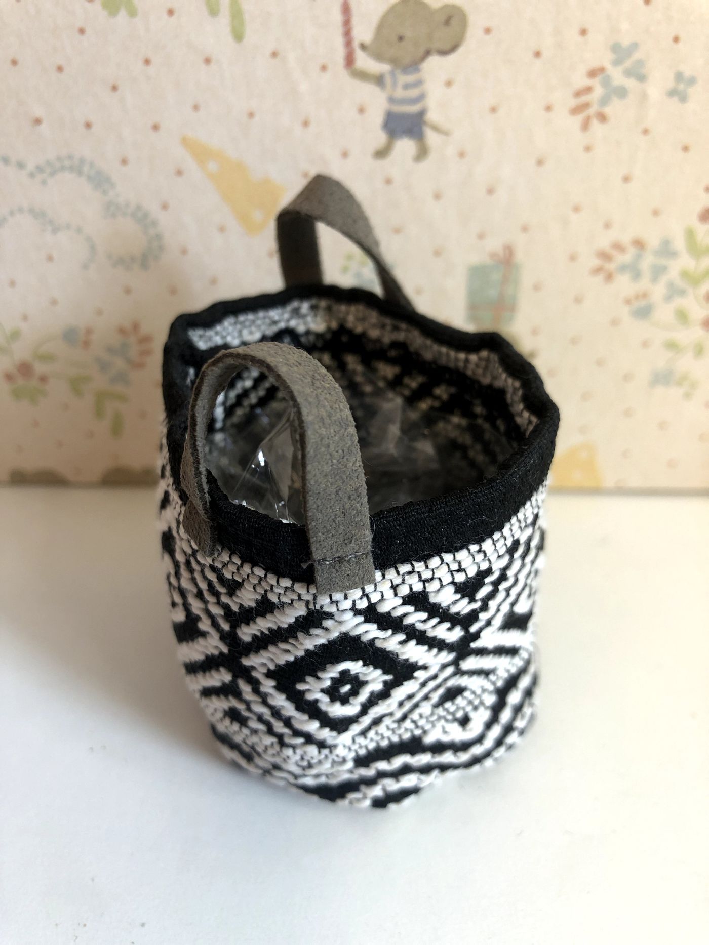 MINIATURE BASKET