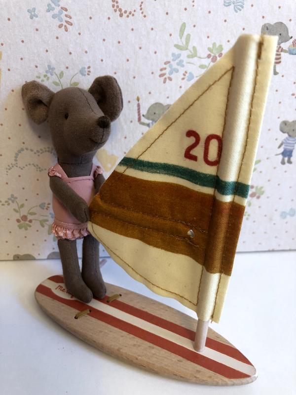 BEACH MICE SURFER